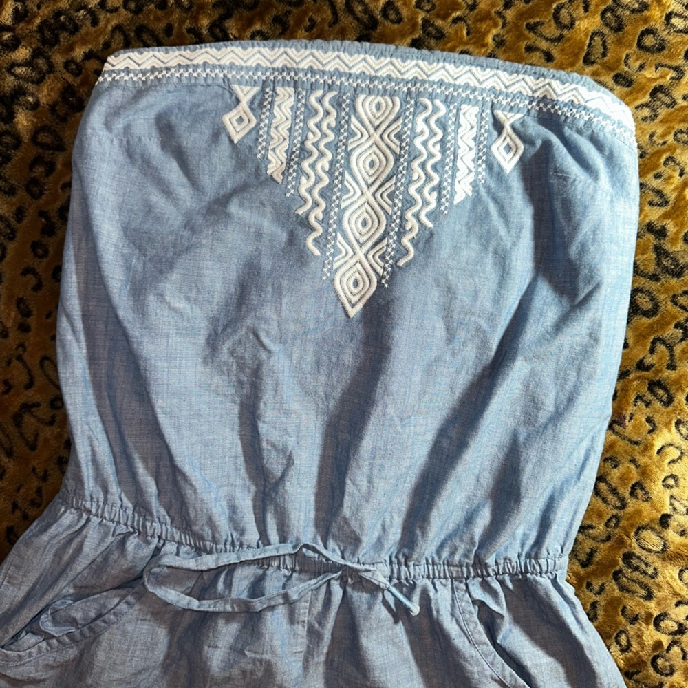 Blue Strapless Top with White Embroidery - Picture 5 of 5